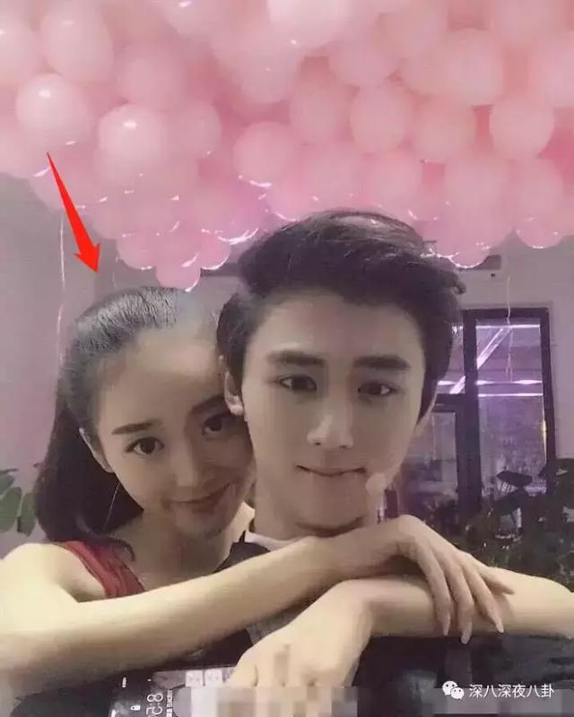 恋情曝光?小鬼王琳凯,秒删了一条疑似跟妹子穿情侣拖鞋的照片