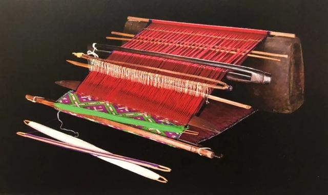 图18 台湾原住民使用的原始腰机