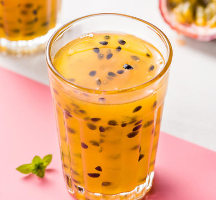 百香果泡水喝,用冷水泡还是热水?10人9错,难怪没有好的效果