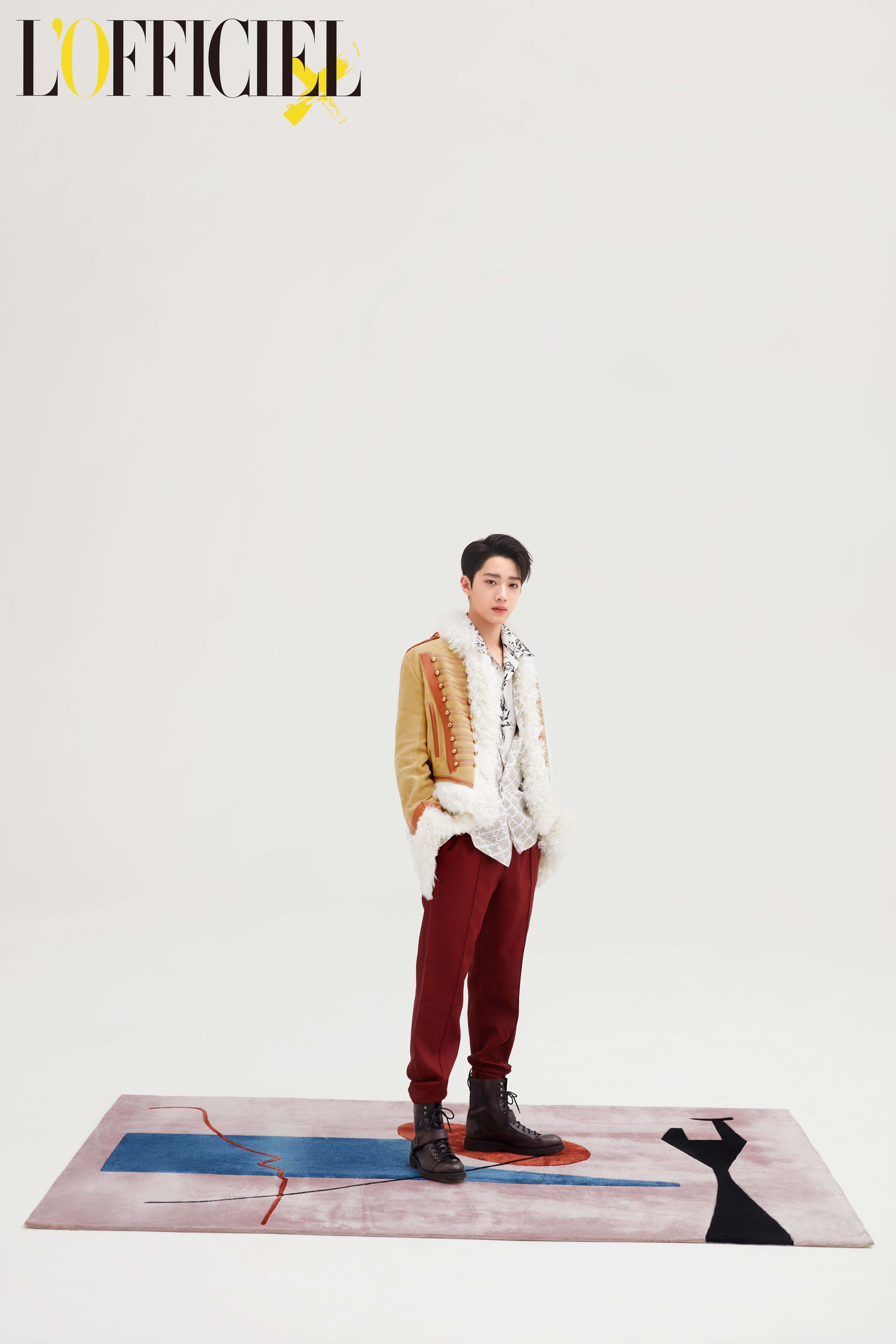 赖冠霖登《时装lofficiel》2019开季封面,绅士儒雅少年英气切换自如