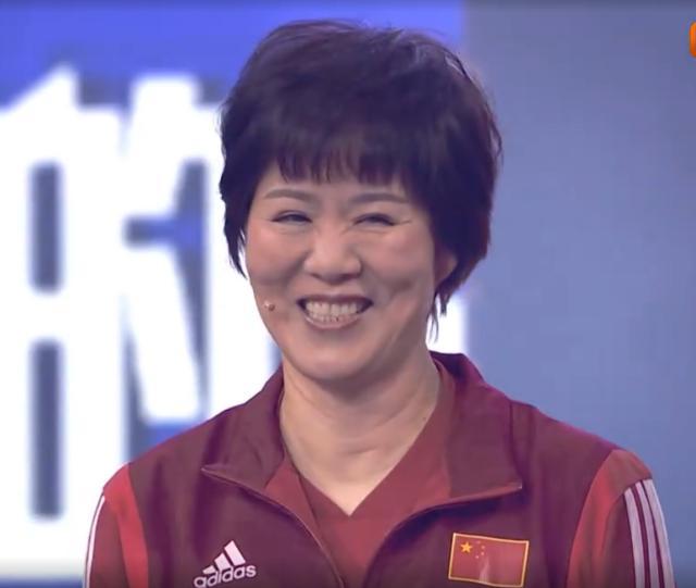 郎平恩师袁伟民面子大!视察小学5大弟子陪同 侯玉珠殷勤非富即贵