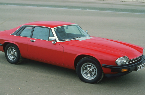 汽车:捷豹xjs一款严肃而强大的汽车!