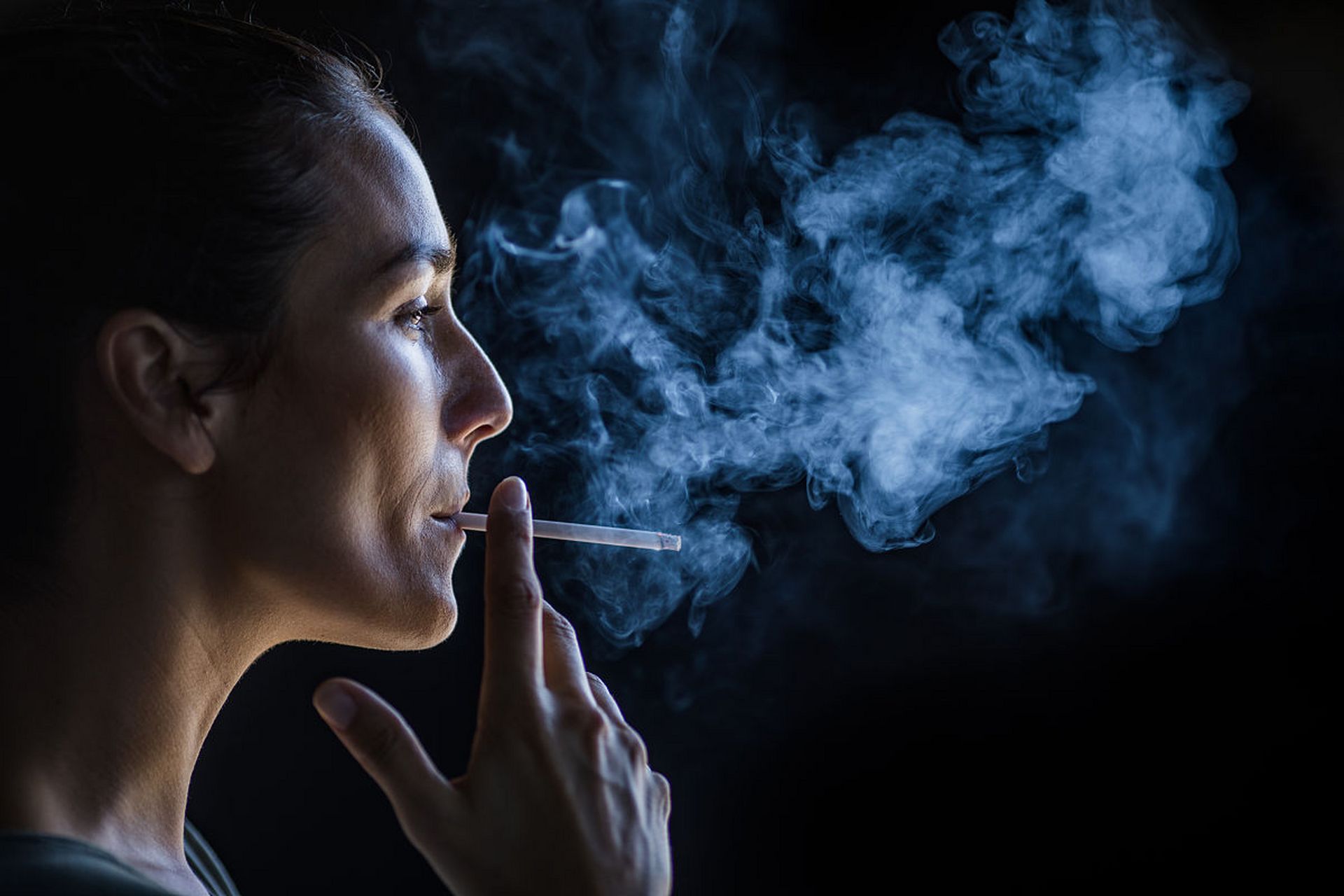 研究人员通过英国生物银行中32094名接受过脑成像的欧