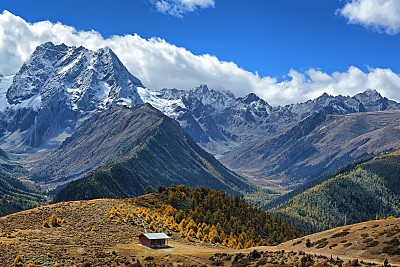 云南省迪庆藏族自治州,云南香格里拉,白茫雪山自然风光