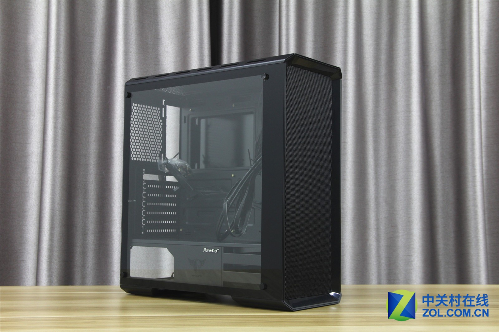 时尚强性能 航嘉mvp觉醒机箱美图赏析