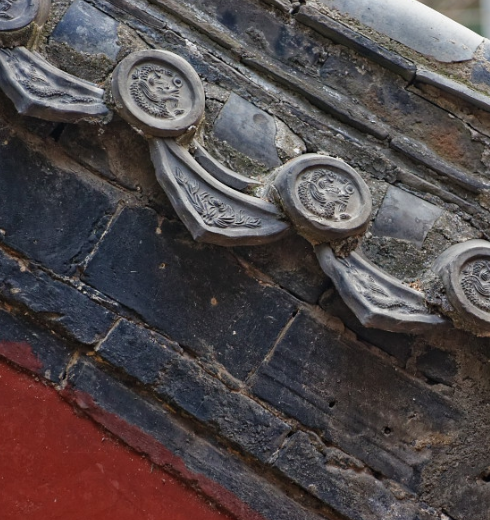 瓦当俗称瓦头,是覆盖建筑檐头筒瓦前端的遮挡.