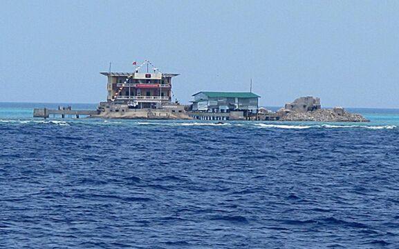 台军发现越南占据的南沙鸿庥岛正大规模填海扩建