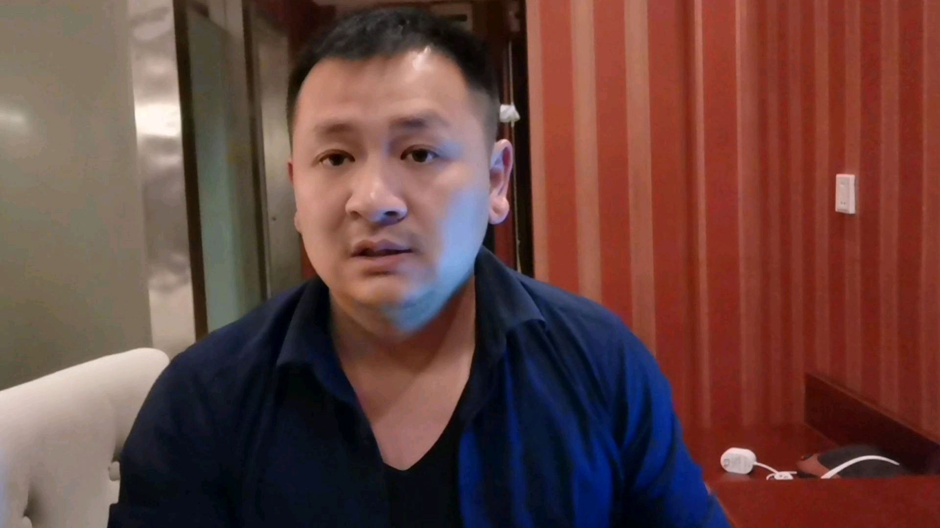 湖北张磊住酒店安全问题表示担忧,朋友说全市疫情零增长可以放心