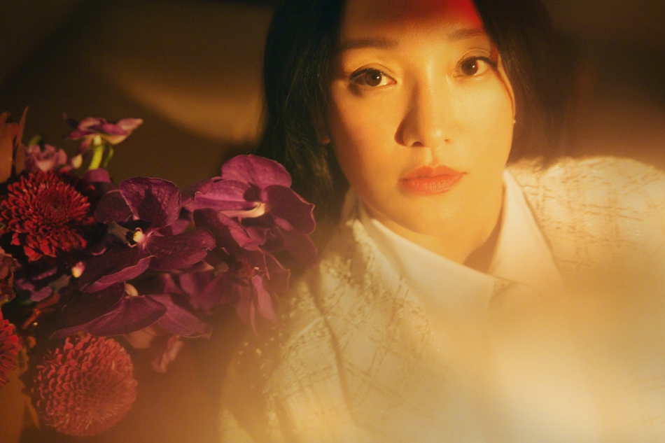 周迅大片高级感 光影交织梦幻复古