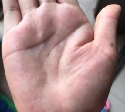 千万注意了,手中有三角令旗纹,不论男女,迟早要发大财