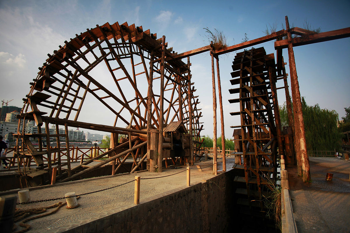 贵德的黄河水车广场,夏日游玩的水利文化?