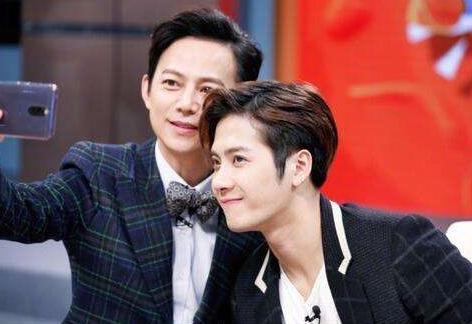 何炅曾将鲜肉王嘉尔宠上天 王嘉尔生日何炅证明"何尔萌"好感情