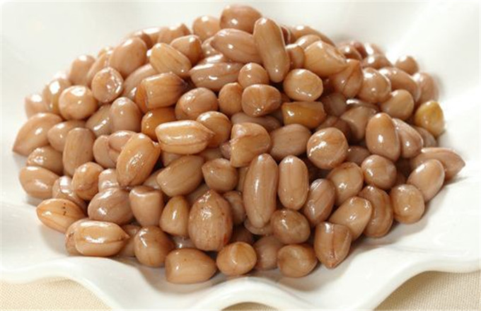 在家做水煮花生米,多加这"1"味,做出的花生米香甜可口!