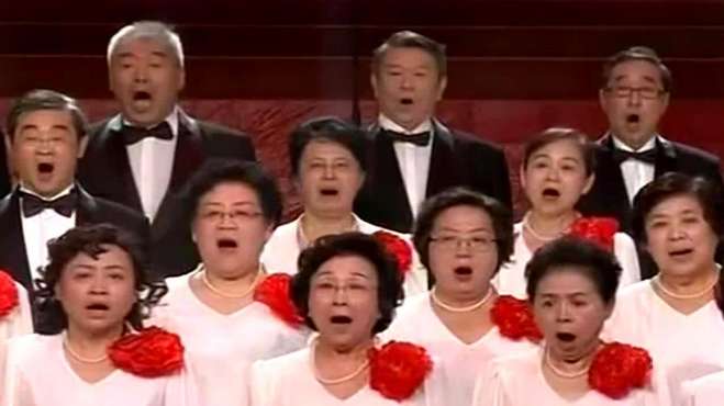 [图]友谊合唱团带来歌曲《飞翔吧_中国》，满腔爱国情超热血！