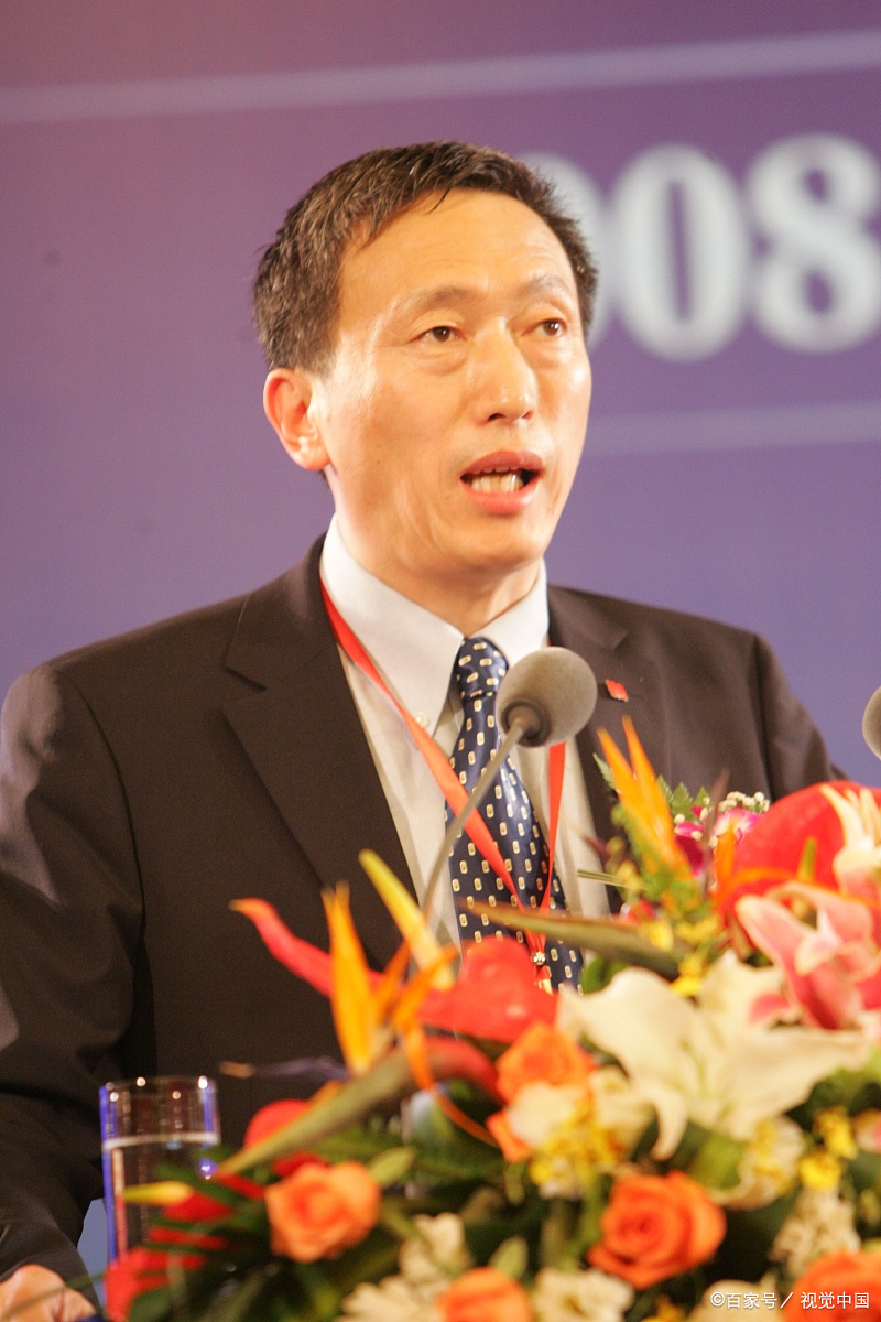 饶毅劝裴钢学生不要帮倒忙,裴回应拿出实质证据,网友:100%造假