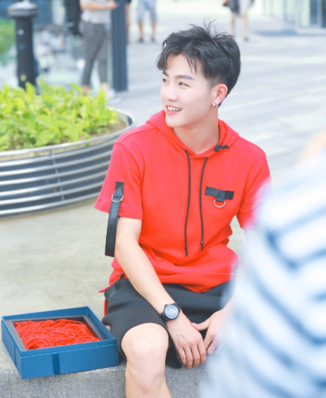 《香蜜》花式牵红线的月老夏志远,现实中竟是如此高颜值的小鲜肉