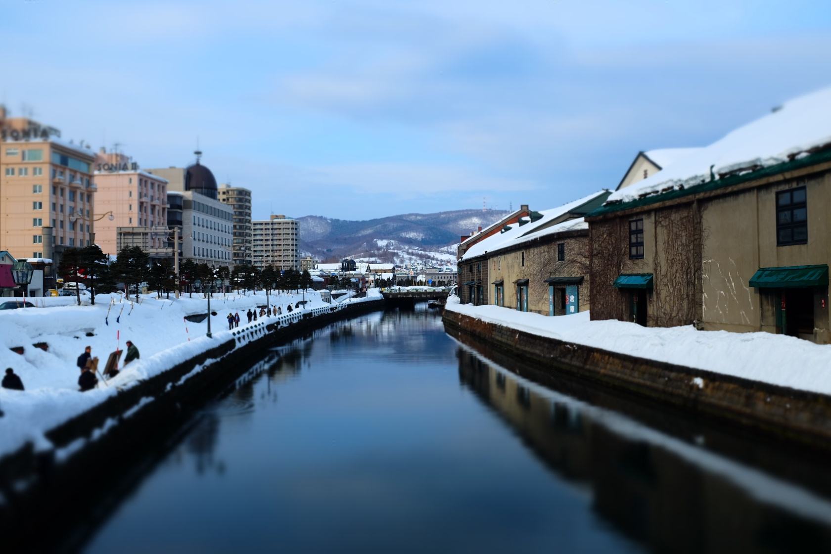 小樽运河是北海道拓荒历史的象征,也是拓荒者智慧和文化的结晶.