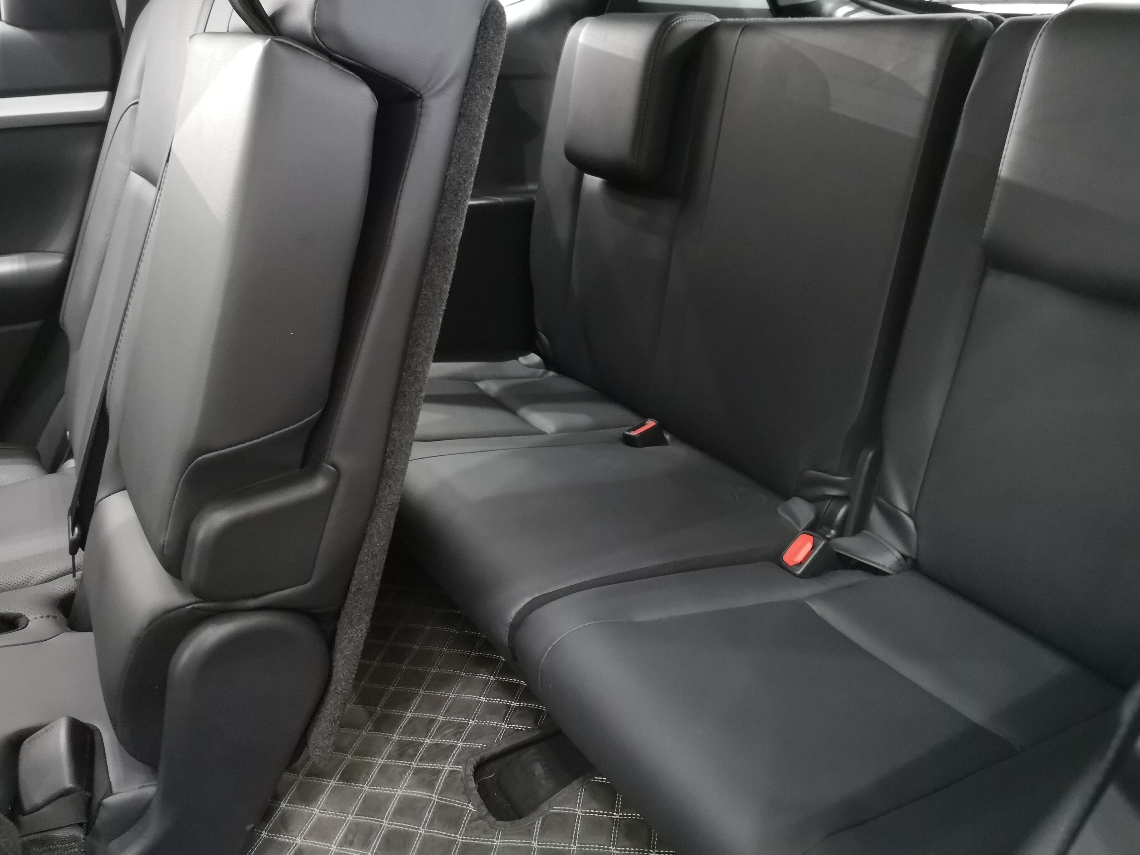 经典大七座之选 到店看汉兰达2018款四驱豪华版