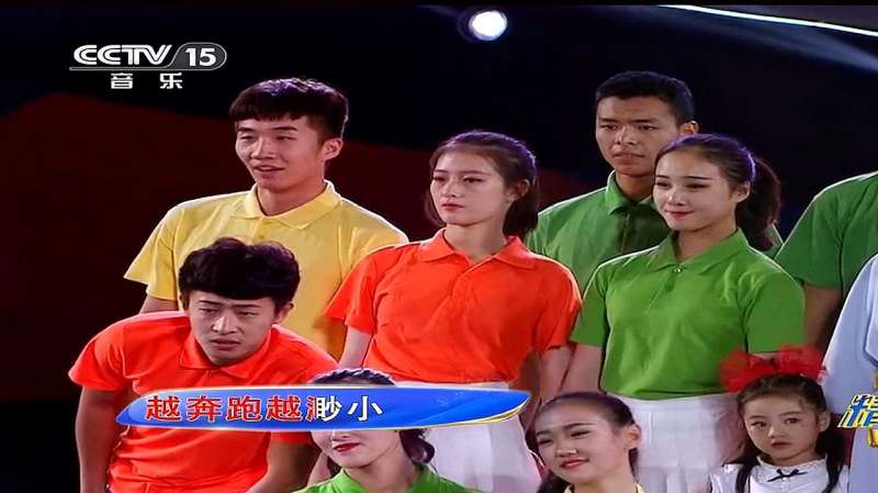 牛奶咖啡原人原唱经典歌曲《明天你好》,现场