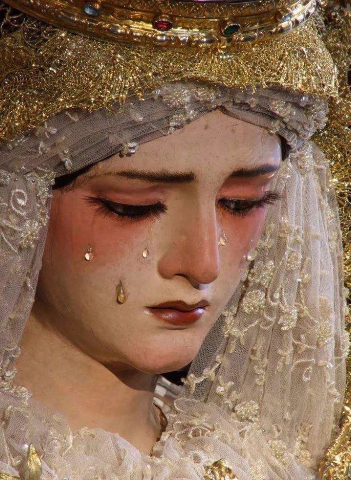 圣母泪妆为什么那么火?怜悯众生的高级妆容