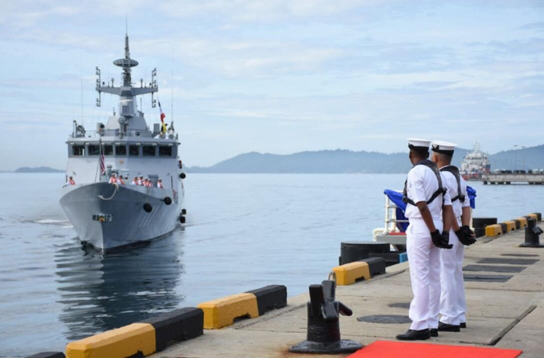 马来西亚海军开着新军舰回国,由中国制造!越南人:真令人羡慕