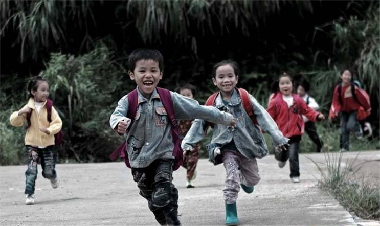 缺憾与溺爱,小编本人就是一个经典留守儿童