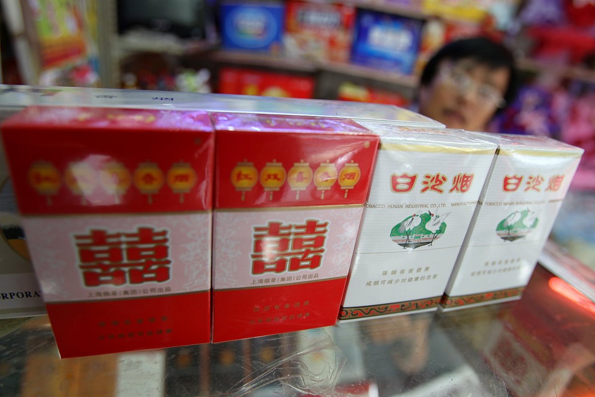 双喜香烟(经典1906)醇正口感,品质卓越.