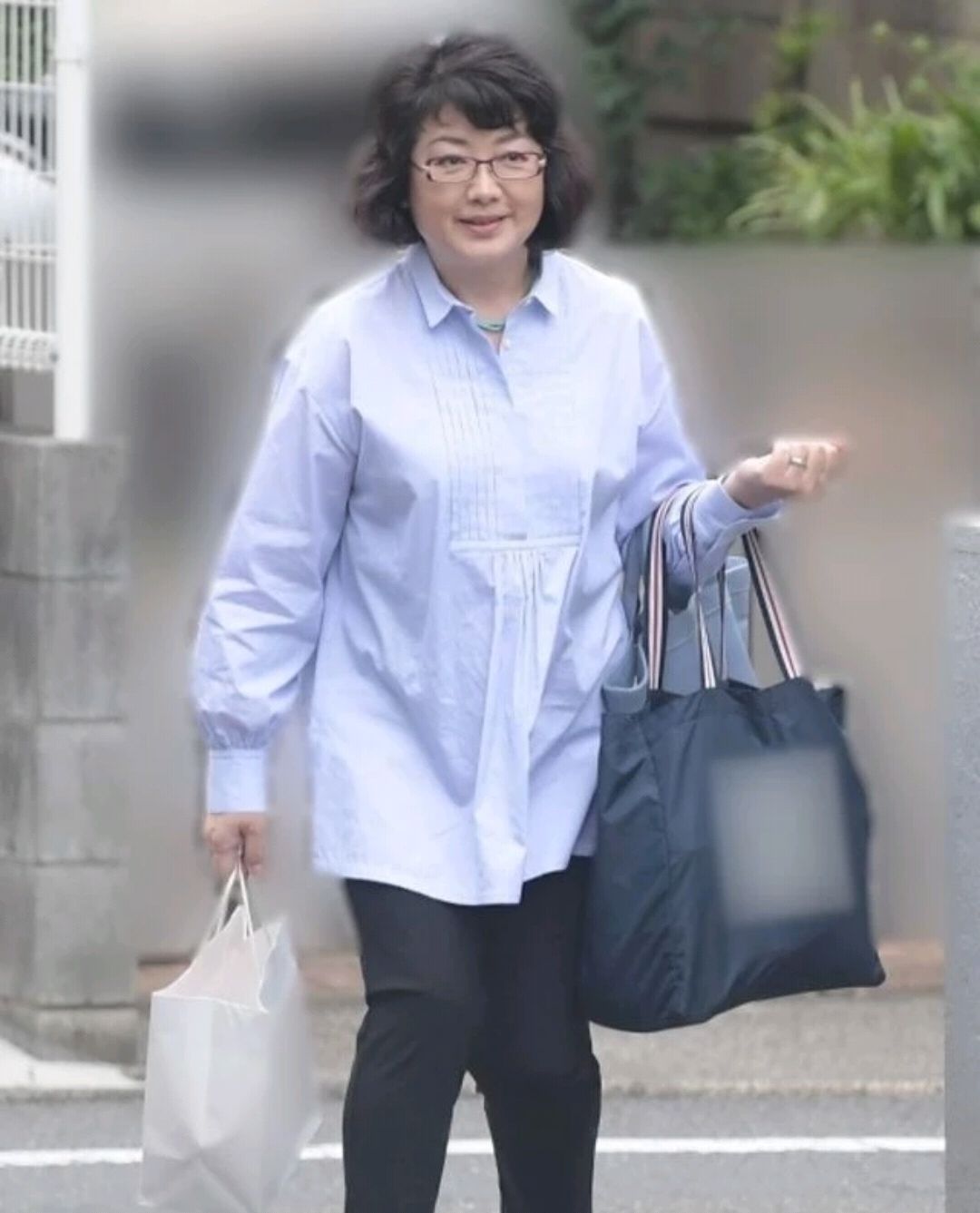 一代女神山口百惠近照曝光,退隐后相夫教子,如今依旧平和优雅