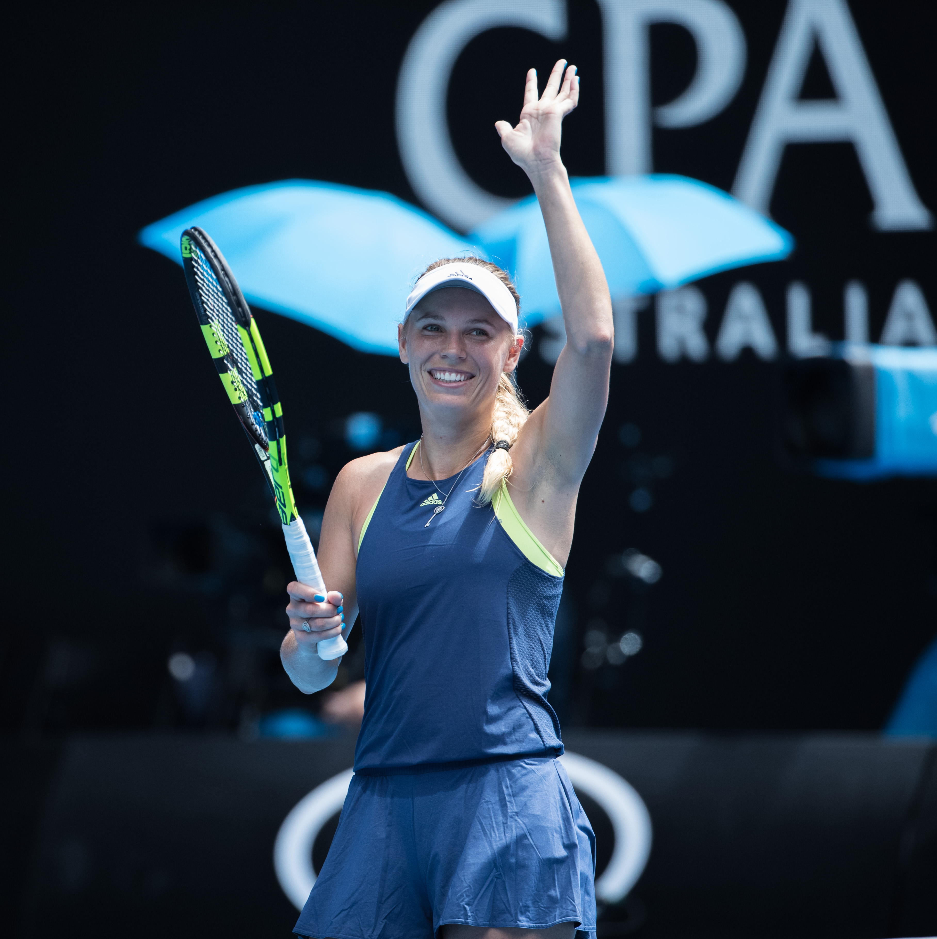 (体育)(7)网球——澳网:沃兹尼亚奇晋级八强