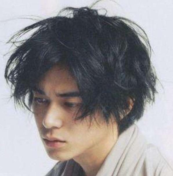 东出昌大道歉无诚意,渡边杏闹离婚,因戏相爱总是难有美满结局?