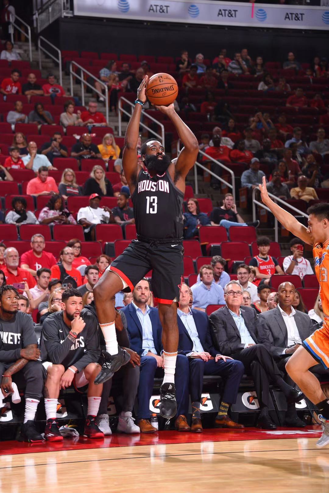 火箭首胜赛后谈:哈登自称新绝招已熟练,饼皇坚信他是最快大个子