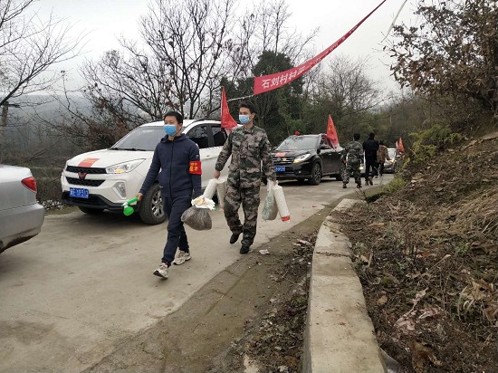 金沙县源村镇:村民自觉不出门 服务上门暖人心