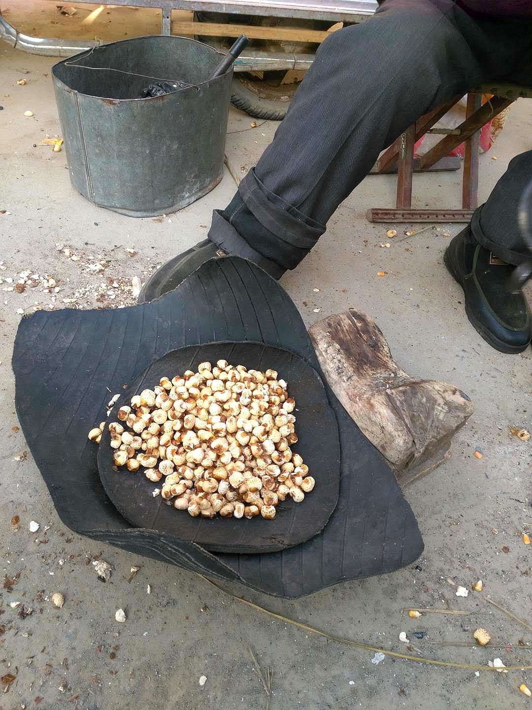 咚!咚!雷声咋起,农村惊现这样爆爆米花,这个行业即将消失