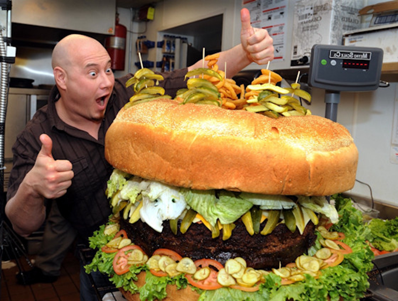 世上"最奇葩"的汉堡:6,世界上最大的汉堡,我想这得吃一个星期,才会有