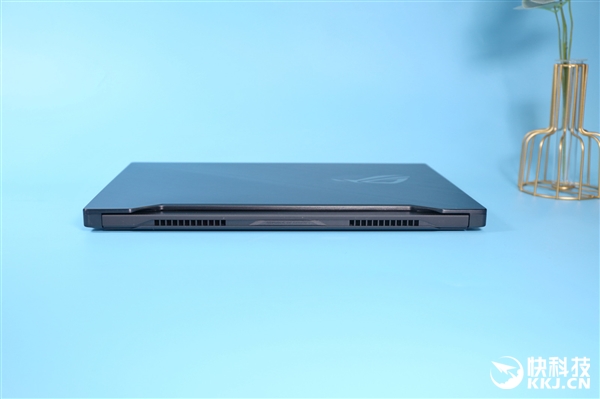 240hz刷新率!rog冰刃3s新锐图赏:薄到难以置信