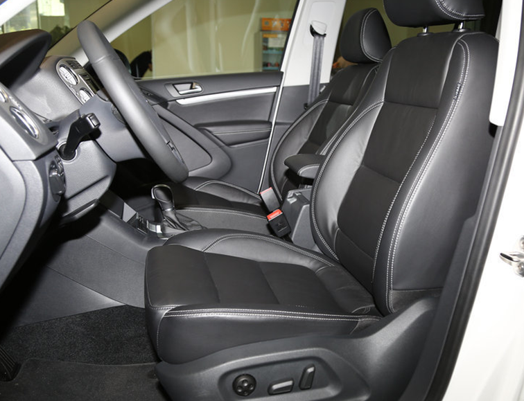 浅谈非常实用好开的上汽大众途观 300tsi 自动两驱丝绸之路舒适版