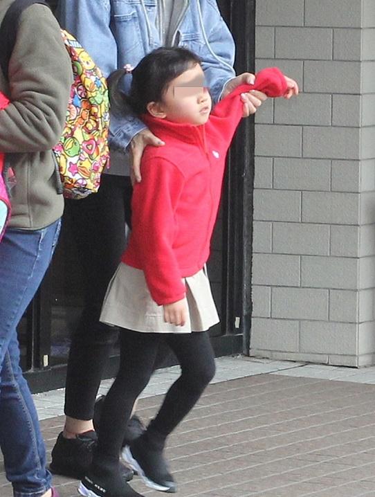 小糯米高清正脸照曝光:脸型像刘恺威,腿型像杨幂,很有明星范儿