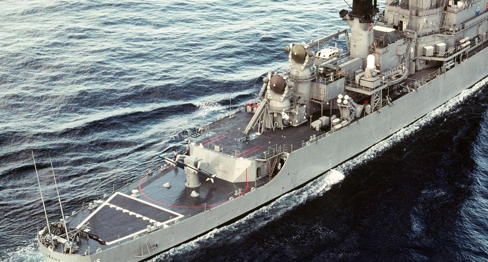 执行过首次访问中国任务的美国海军"莱希"级导弹巡洋舰