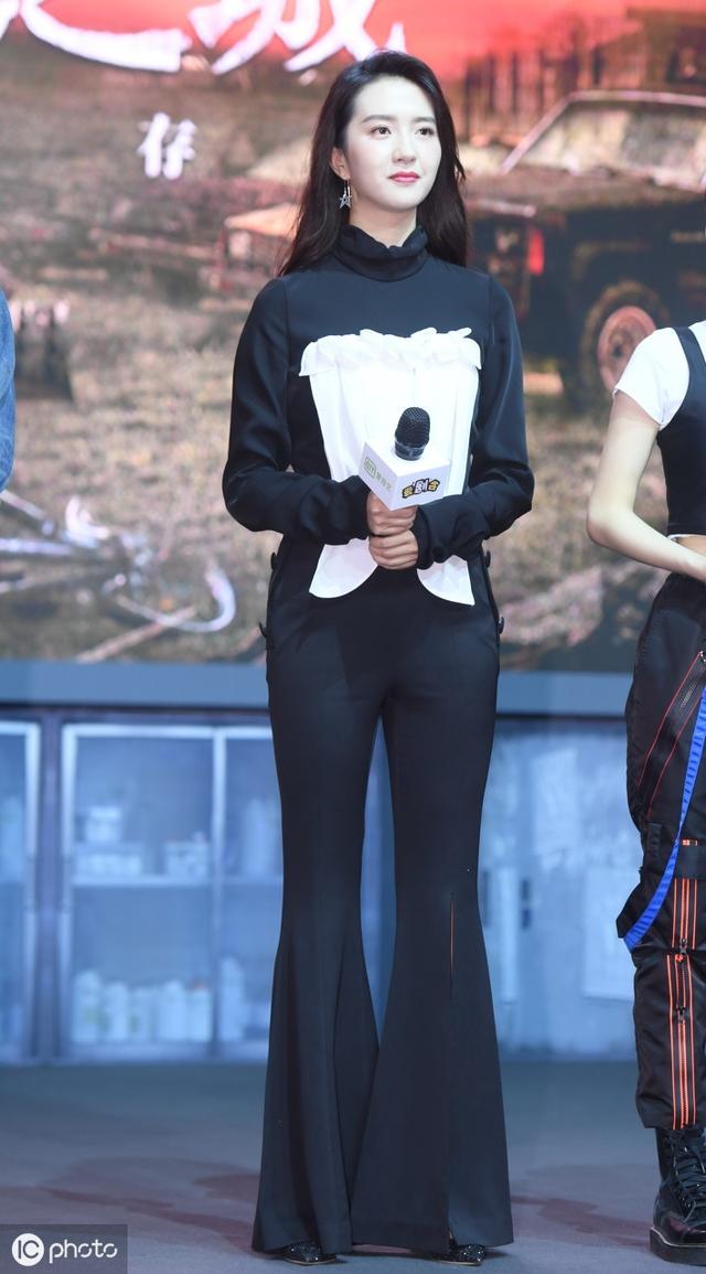 《归去来》中罗晋,唐嫣的搭档许龄月,气质出众蛮有魅力