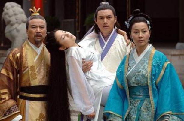 29岁出演"燕王朱棣",与徐峥剧中飙戏,万弘杰近照头发变白