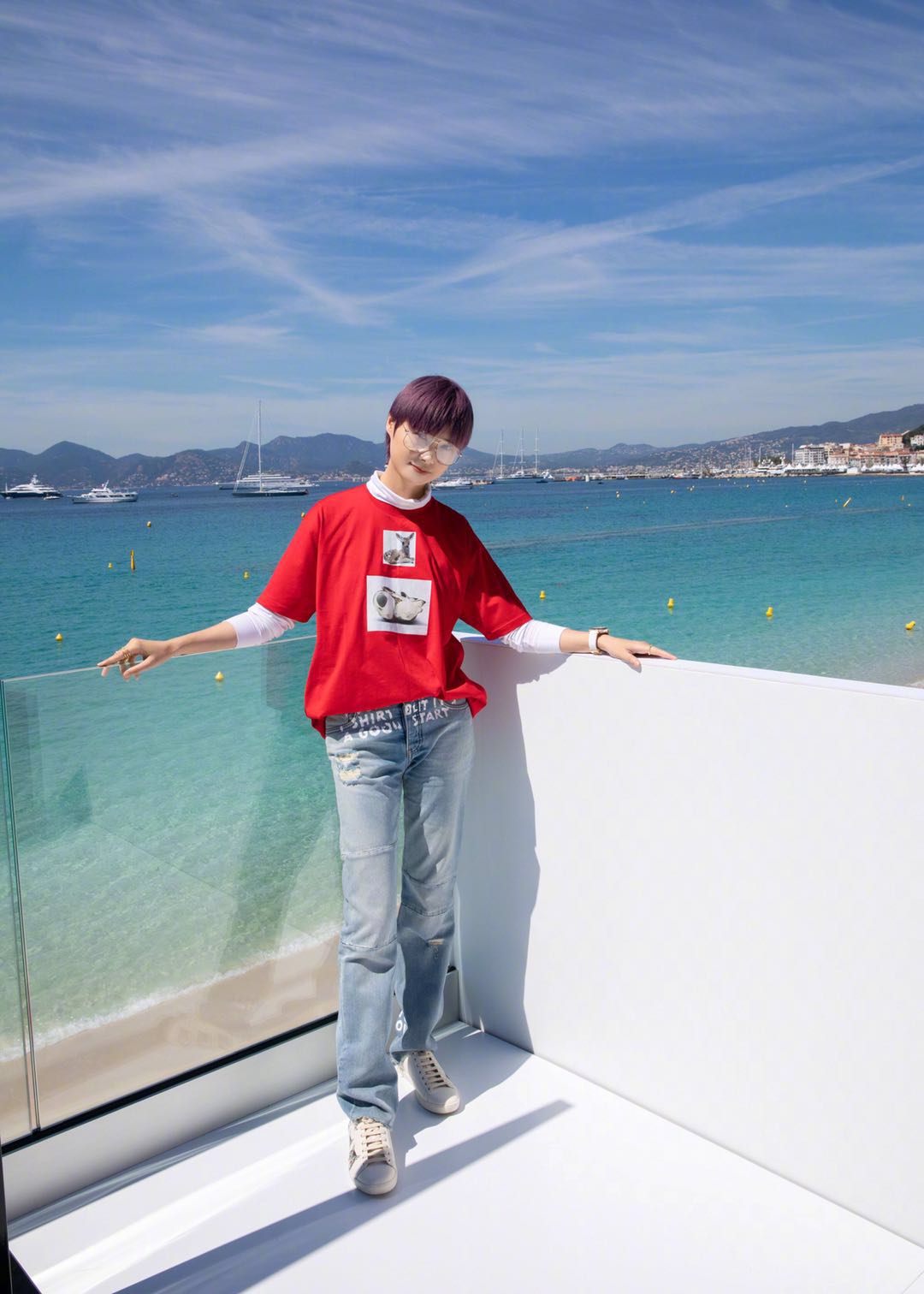 李宇春穿亮片长裙走戛纳红毯换一款偏分短发更有女人味儿了