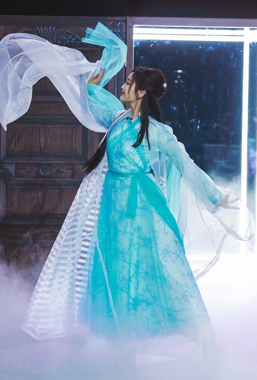 吴宣仪古装舞蹈首秀,气质宛若"神仙妹妹",23岁依旧像18岁