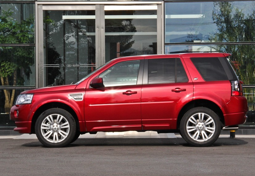 路虎-神行者-2.0t si4 hse,饱满的车身线条,其设计相当出色!