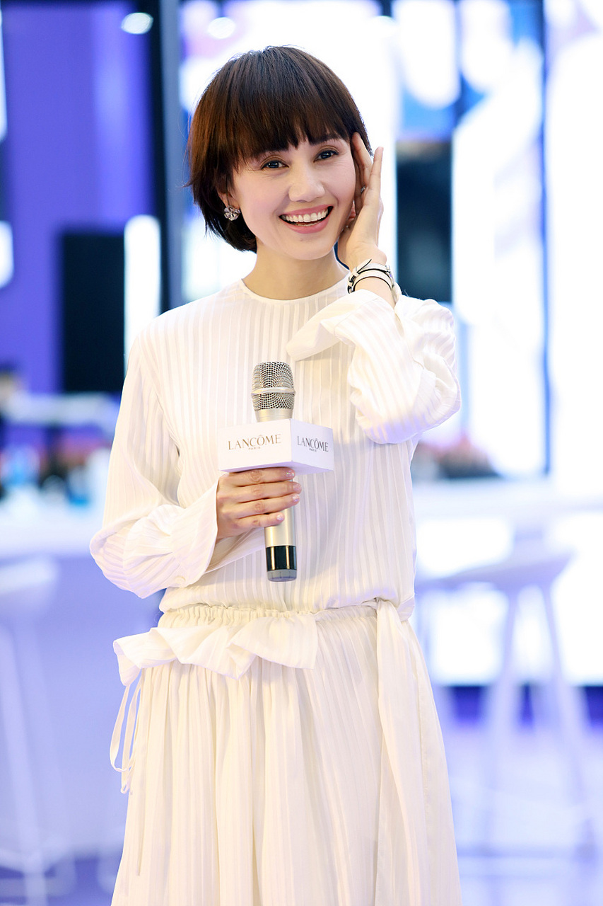 演员袁泉,1977年出生于湖北荆州,她扮演的《我的前半生》饰演唐晶记忆