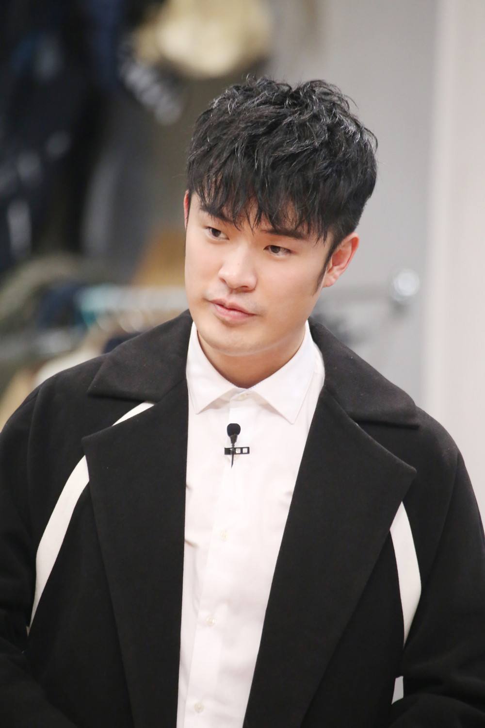 吴亦凡,1990年11月6日出生于广东省广州市,华语影视男演员,流行乐歌手