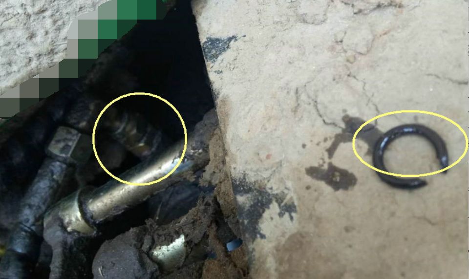 厂家,经销商称:拖拉机漏油很正常
