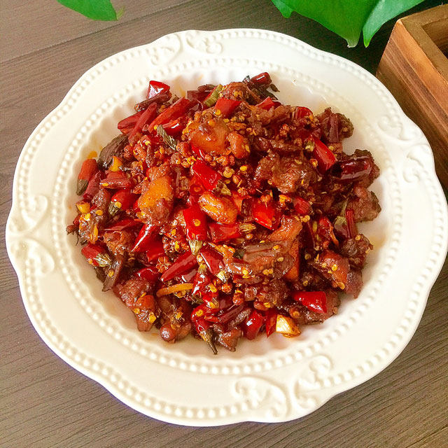 私房辣子兔,夏天的必备下酒菜,麻麻辣辣超级带劲儿!