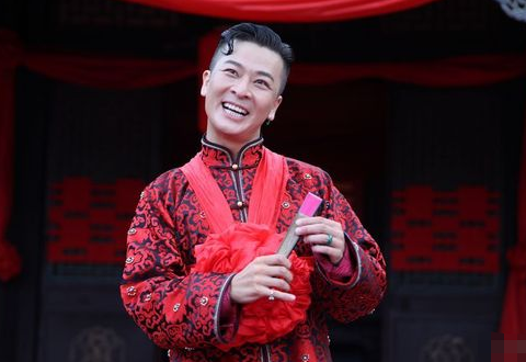 出道12年无知名度,后因演网剧和唱歌被观众注意,今却要上春晚?