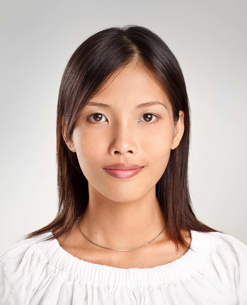 本文介绍了四寸照片的尺寸大小,通常为10.2厘米×15.