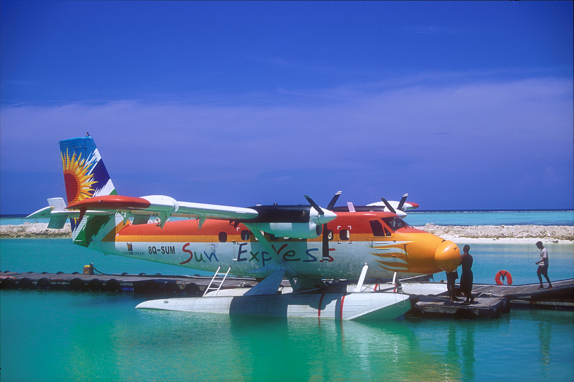 美军向冲绳大举增派f35战斗机,这对于冲绳的旅游业和经济发展来说,无